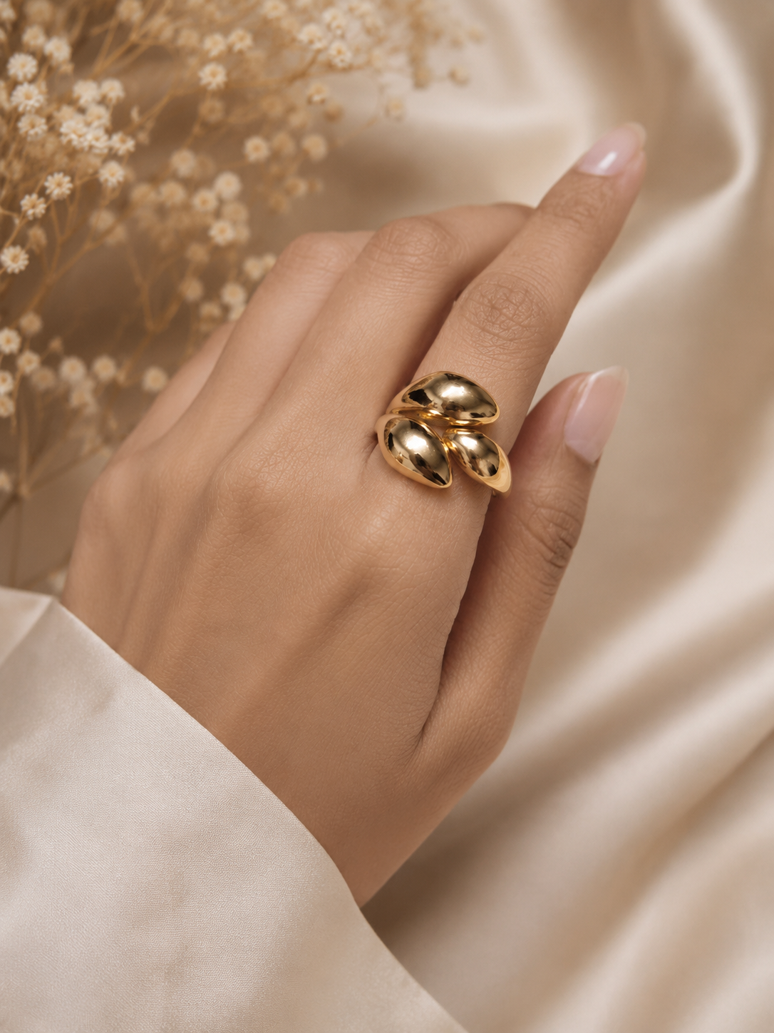Siona Curve Ring