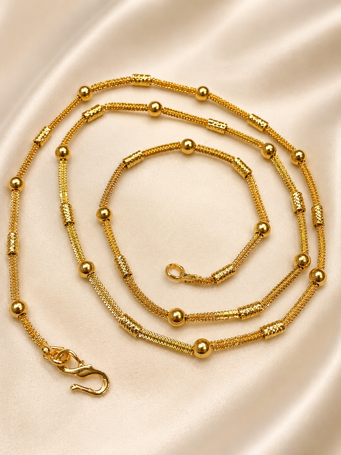Traditional golden satellite stations chain (22inch)
