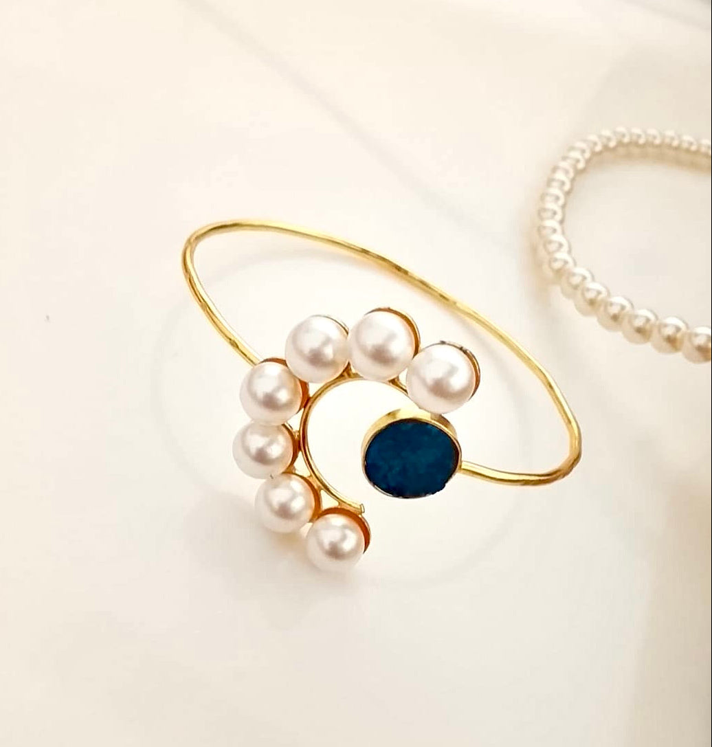 Minimalist Pearl Loop Stone Statement Kada