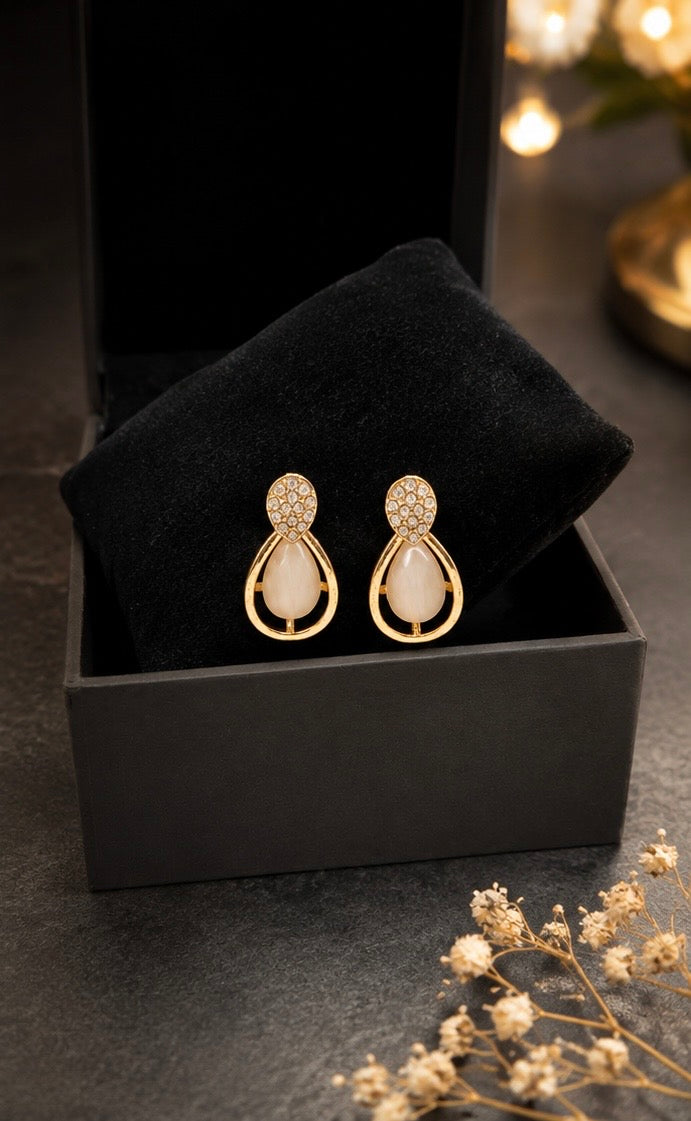 Korean-style open teardrop stud earrings