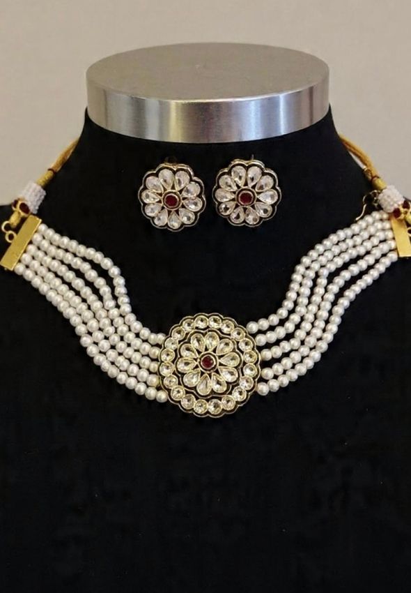 Polki flower shape choker with big pearl strands
