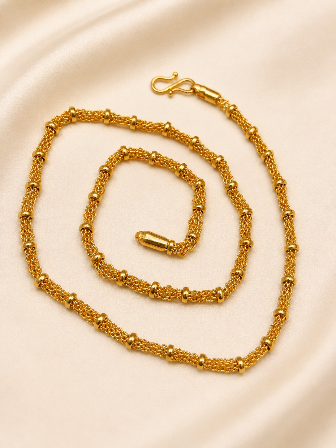 Traditional golden multi-strand mesh chain (22inch)
