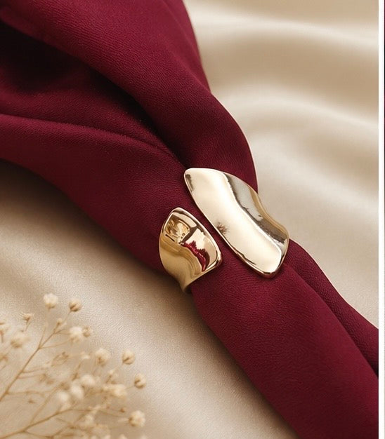 Bold Fluid Edge Statement Ring