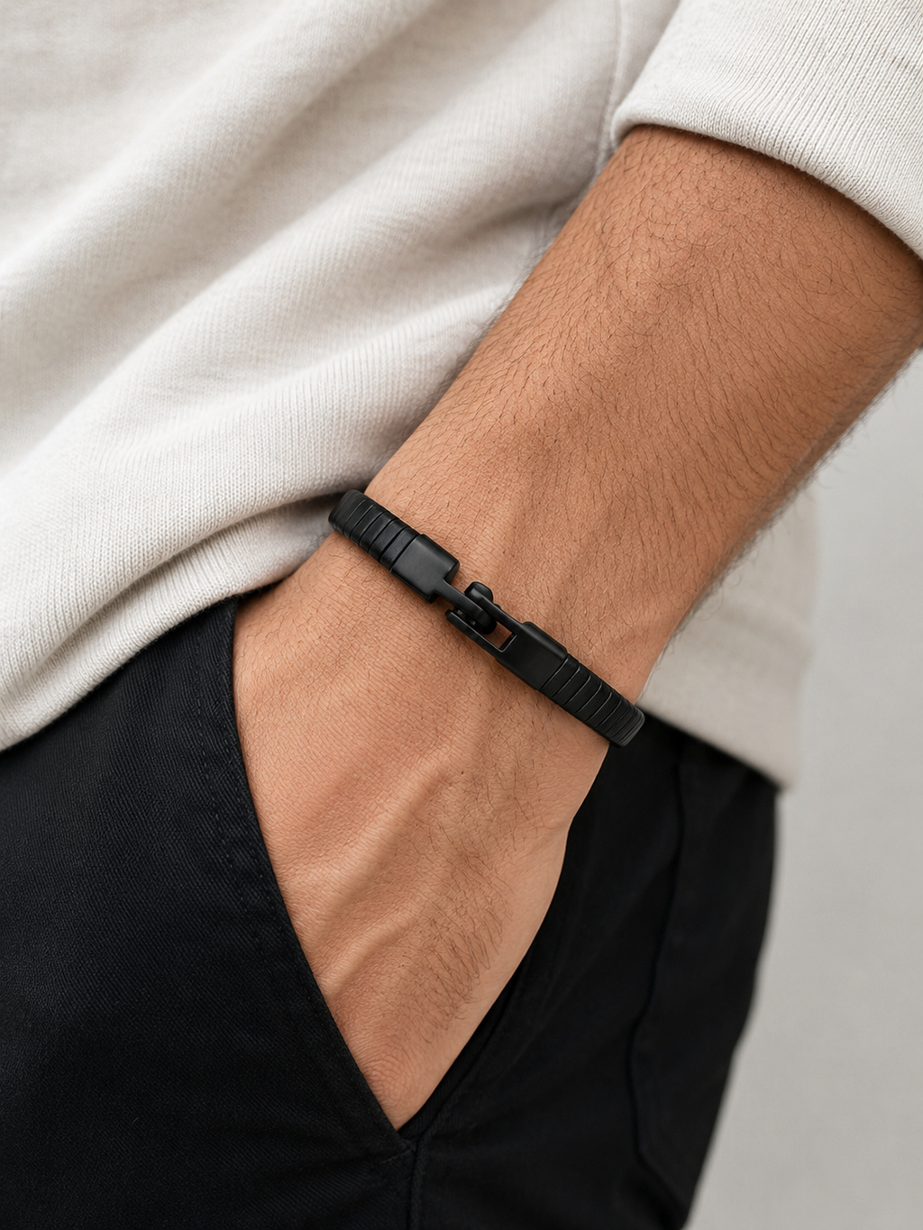 Monochrome matte black link bracelet
