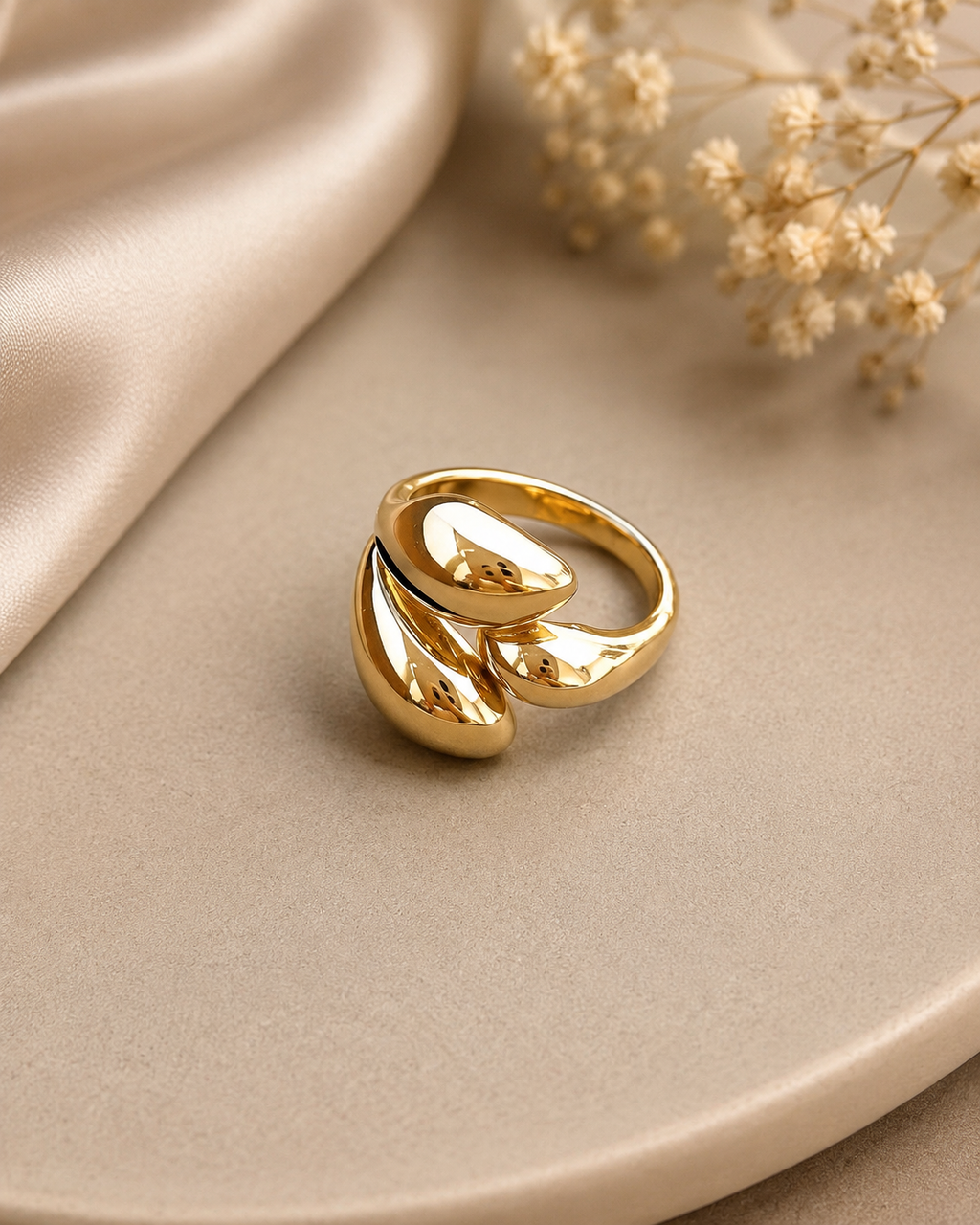 Siona Curve Ring