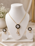 Kundan and Black Enamel Pendant Set.