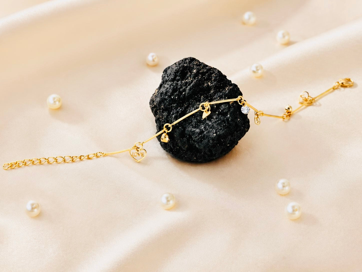 Minimalist & Elegant Charm Bracelet Design 2