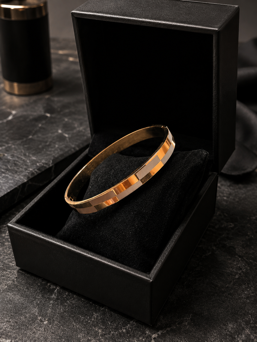 Dual-Tone Checkerboard Bangle Kada Men