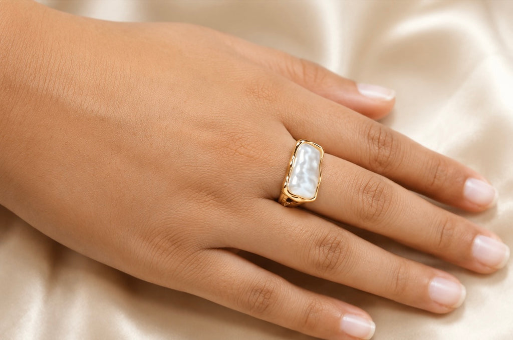 French-vintage style gold-framed rectangular baroque pearl ring