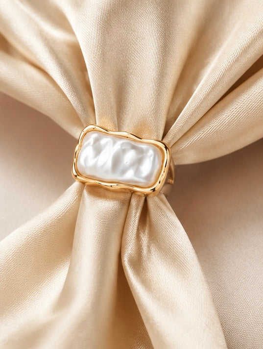 French-vintage style gold-framed rectangular baroque pearl ring