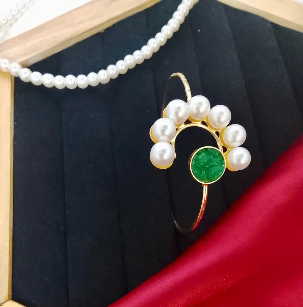 Minimalist Pearl Loop Stone Statement Kada