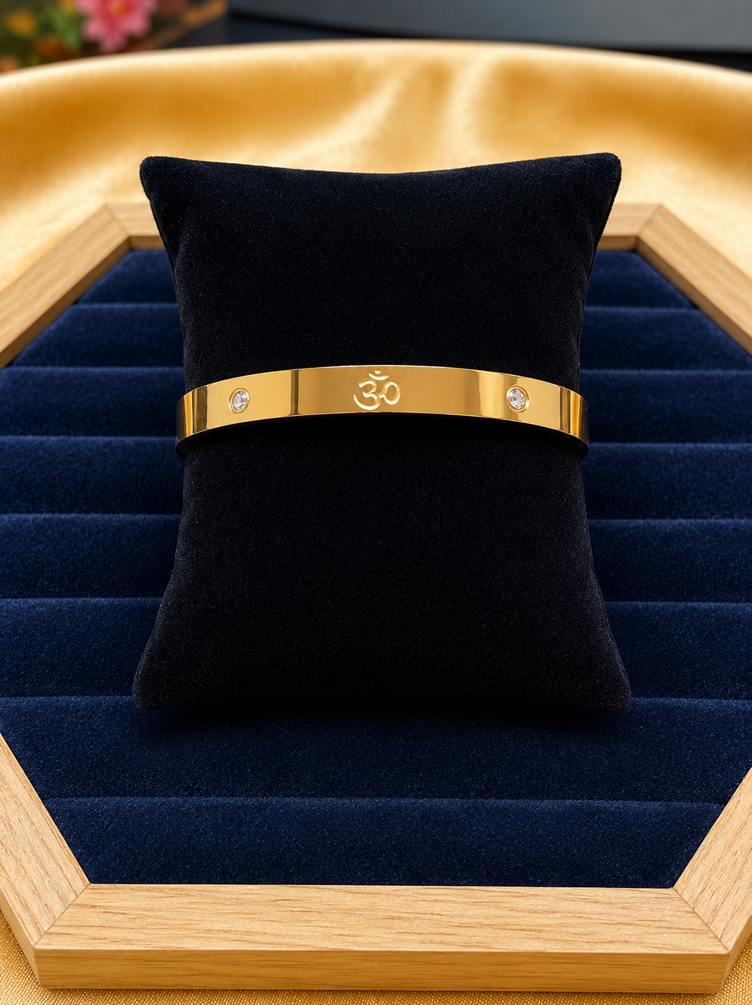 Elegant yellow gold Om men's bracelet