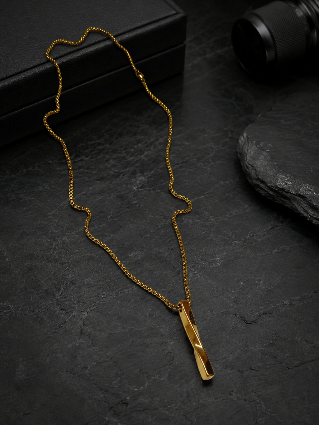 Men's twisted minimalist vertical bar pendant necklace