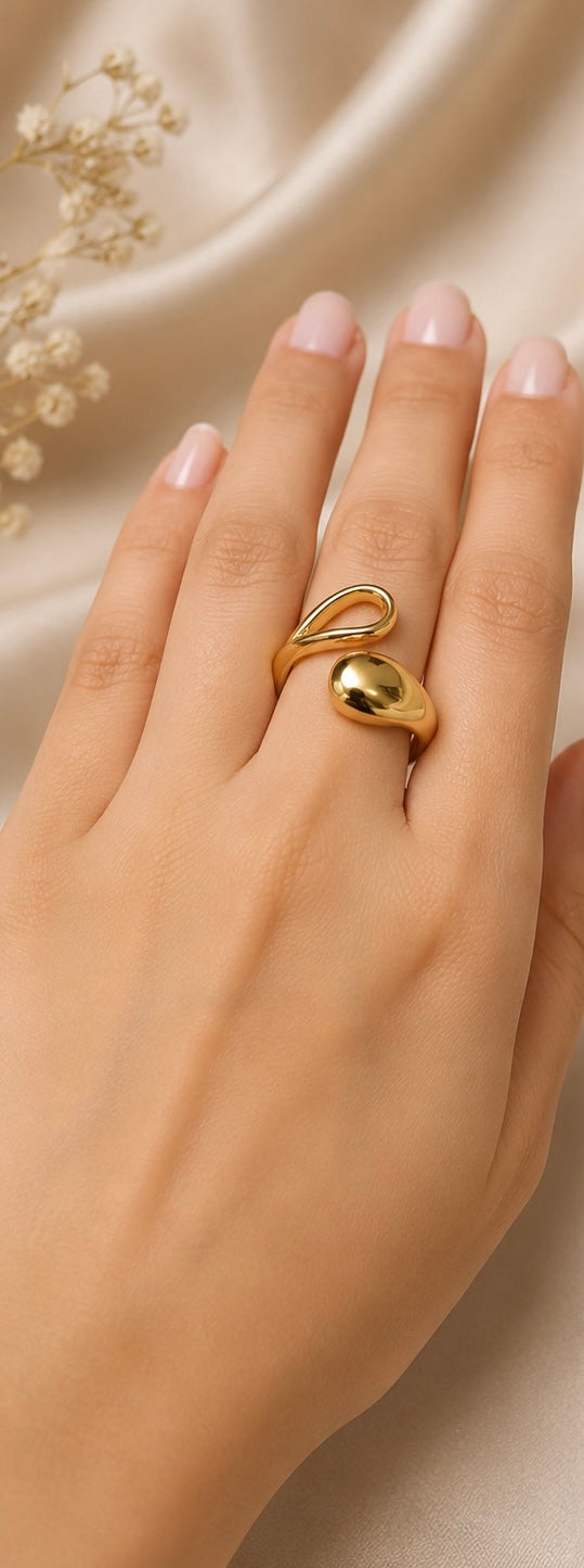 Waterproof and Anti-Tarnish Magical Curve Gold Ring