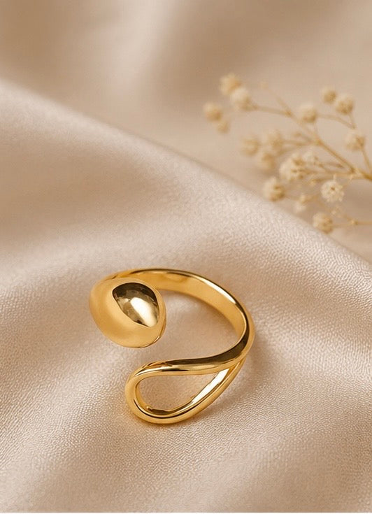 Waterproof and Anti-Tarnish Magical Curve Gold Ring