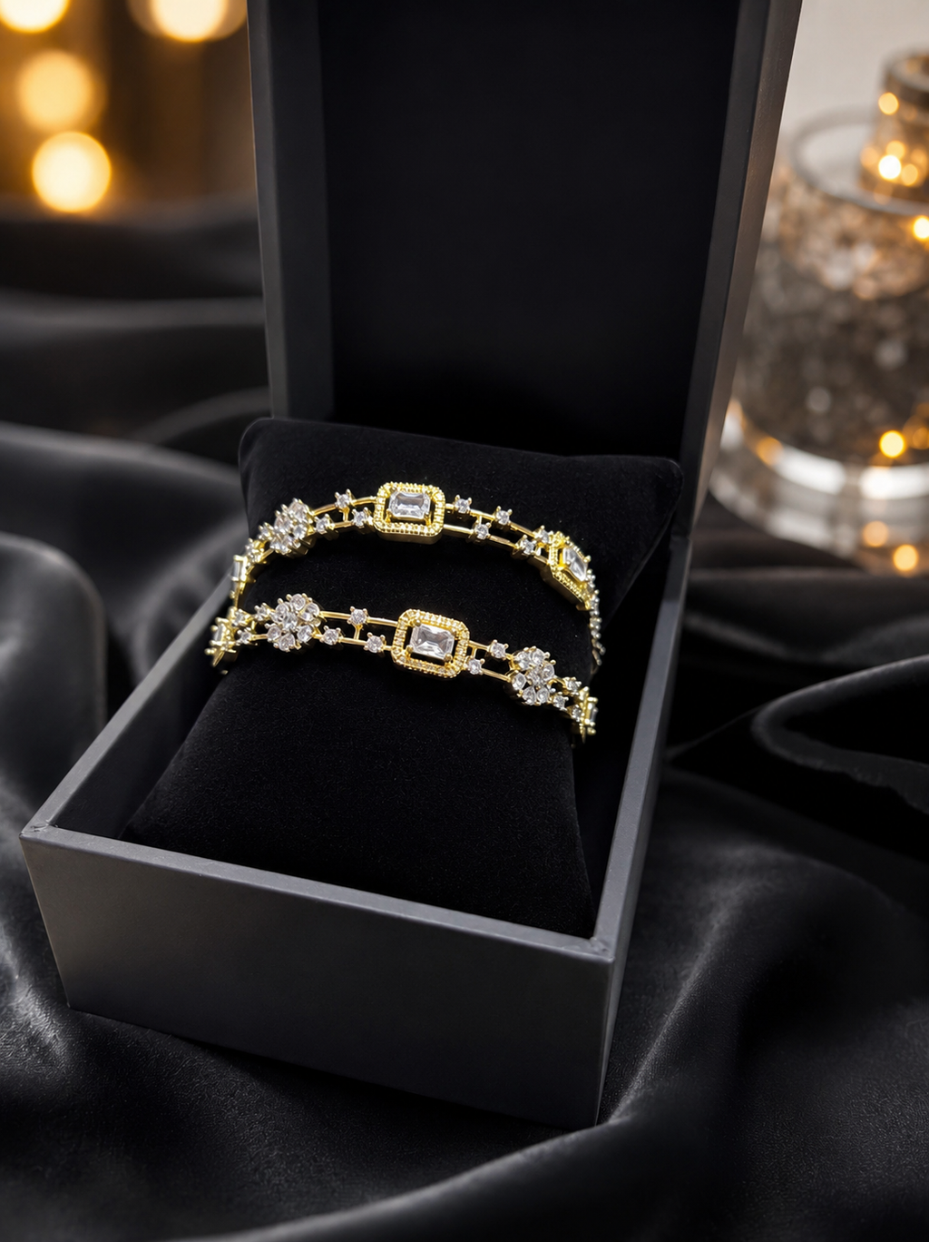 Glamorous set of two gold-plated geometric link bangles