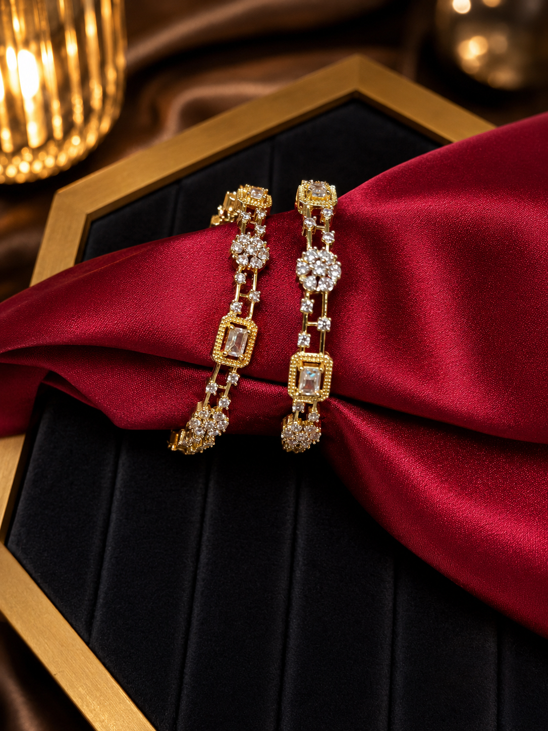 Glamorous set of two gold-plated geometric link bangles