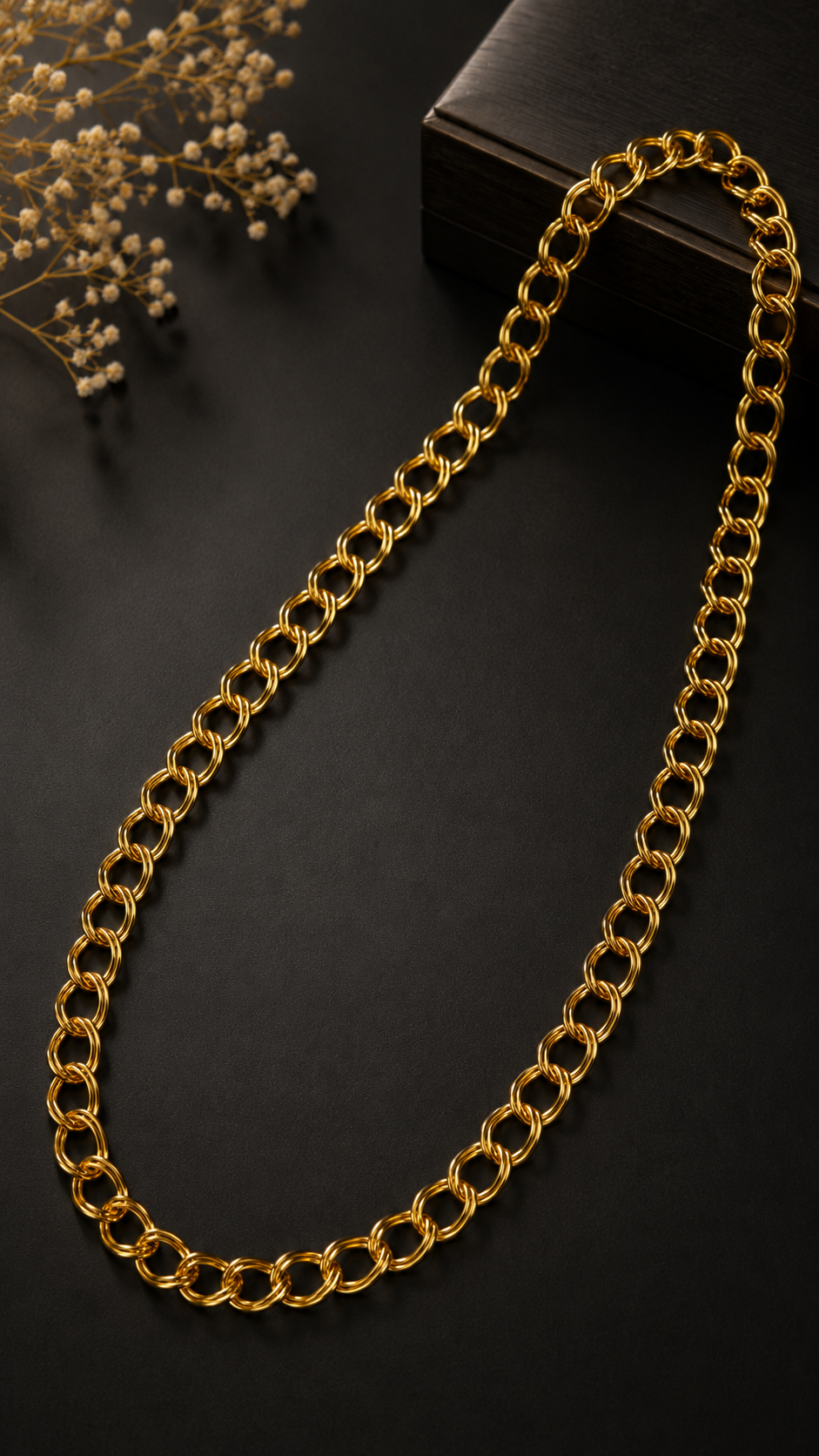 Classic golden double-link curb chain