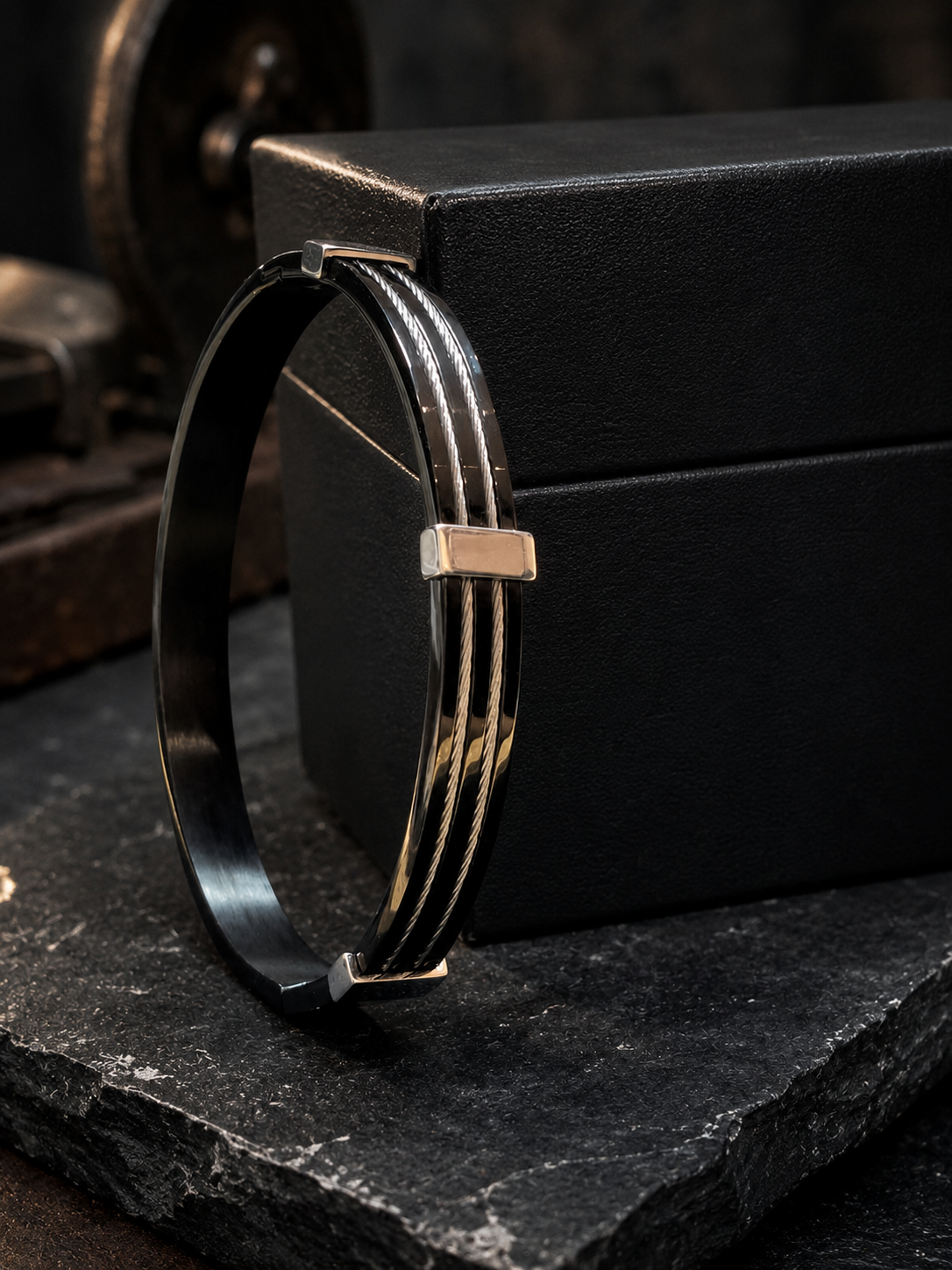 Multi-Strand Cable Wire Black & Silve Kada Men