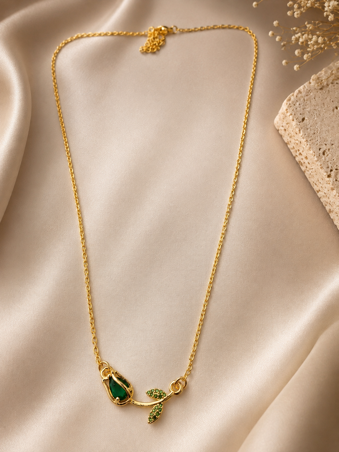 Tulip flower pendant
