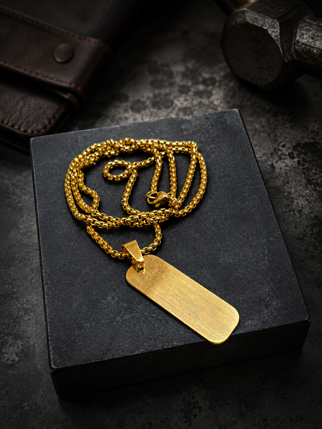 Sleek and minimalist men's pendant necklace