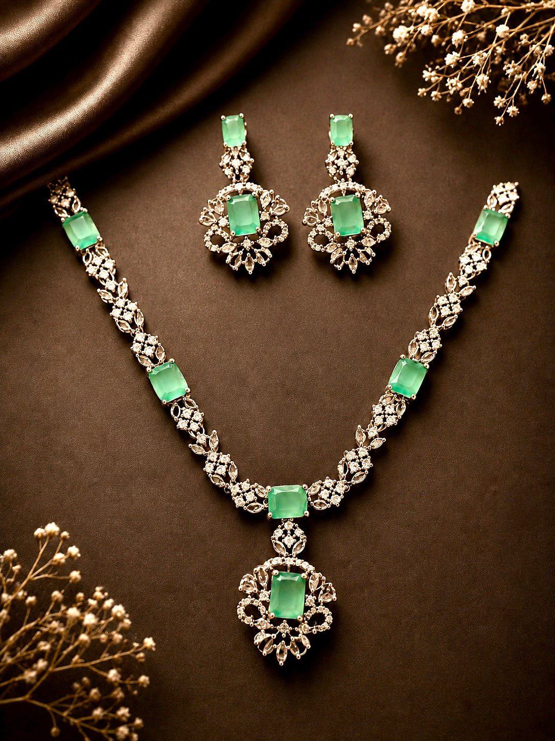 Emerald-green stone and American diamond necklace set