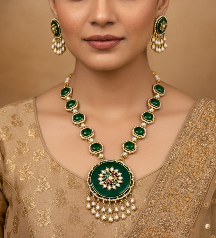 Antique Gold Kundan Meenakari Emerald Green Pendant Necklace Set
