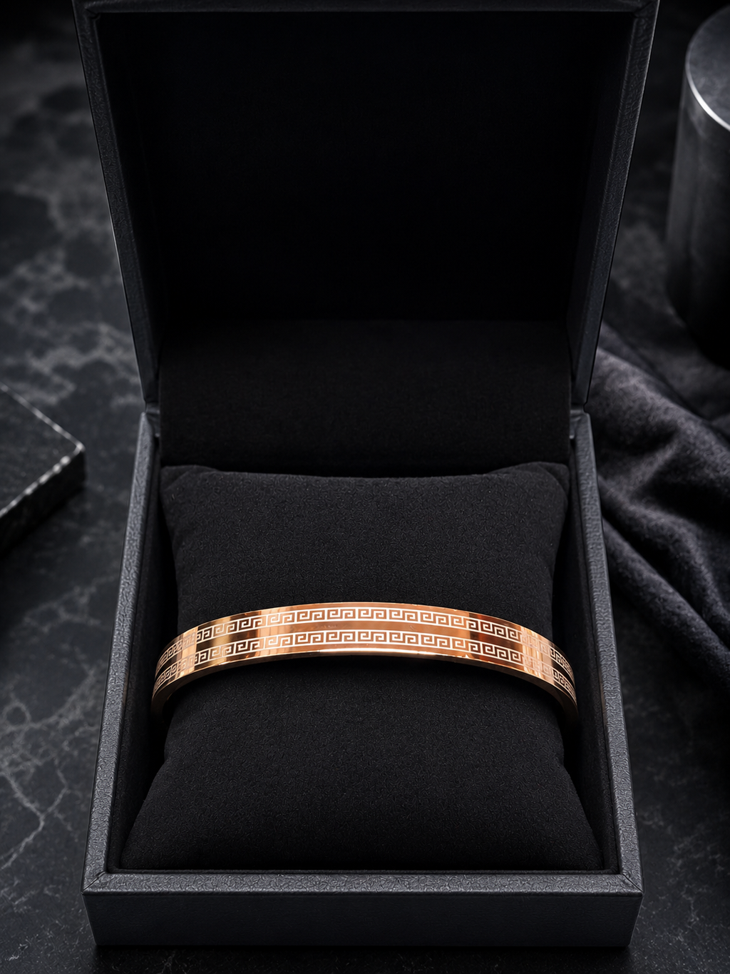Refined yellow gold Greek key men's bracelet