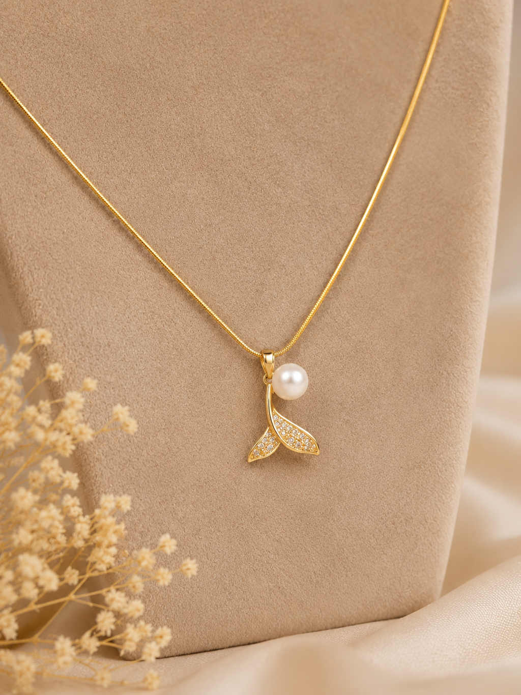 Elegant Mermaid Tail Pearl Necklace.