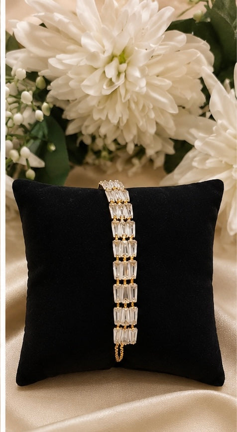 Elegant gold-plated clear baguette crystal drawstring bracelet