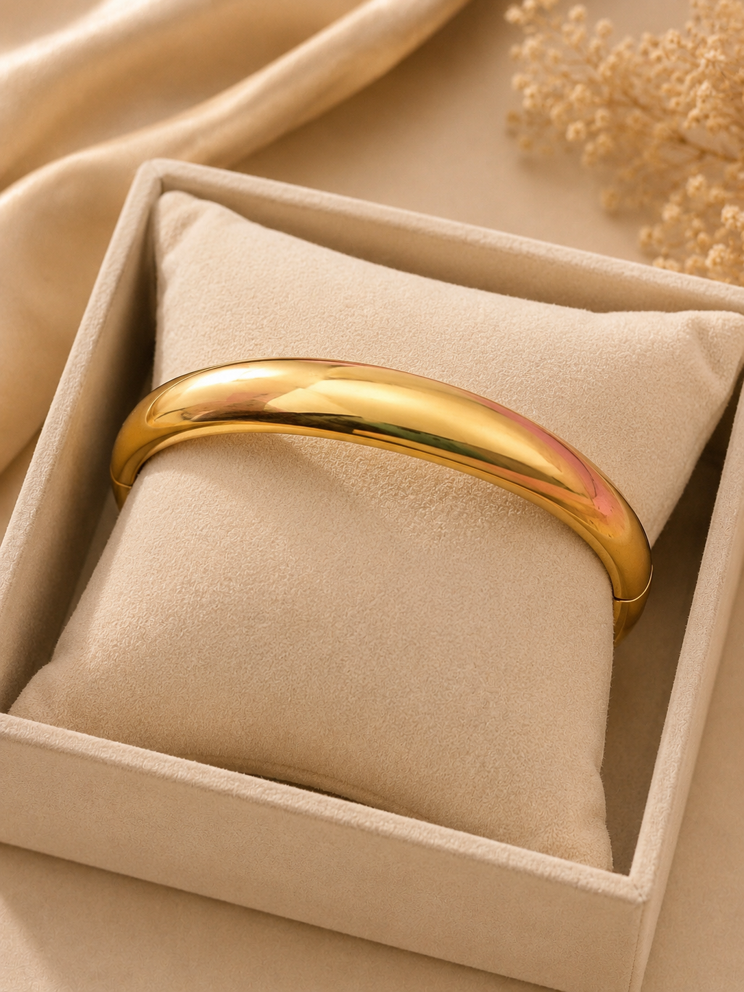 Chunky gold-plated dome bracelet