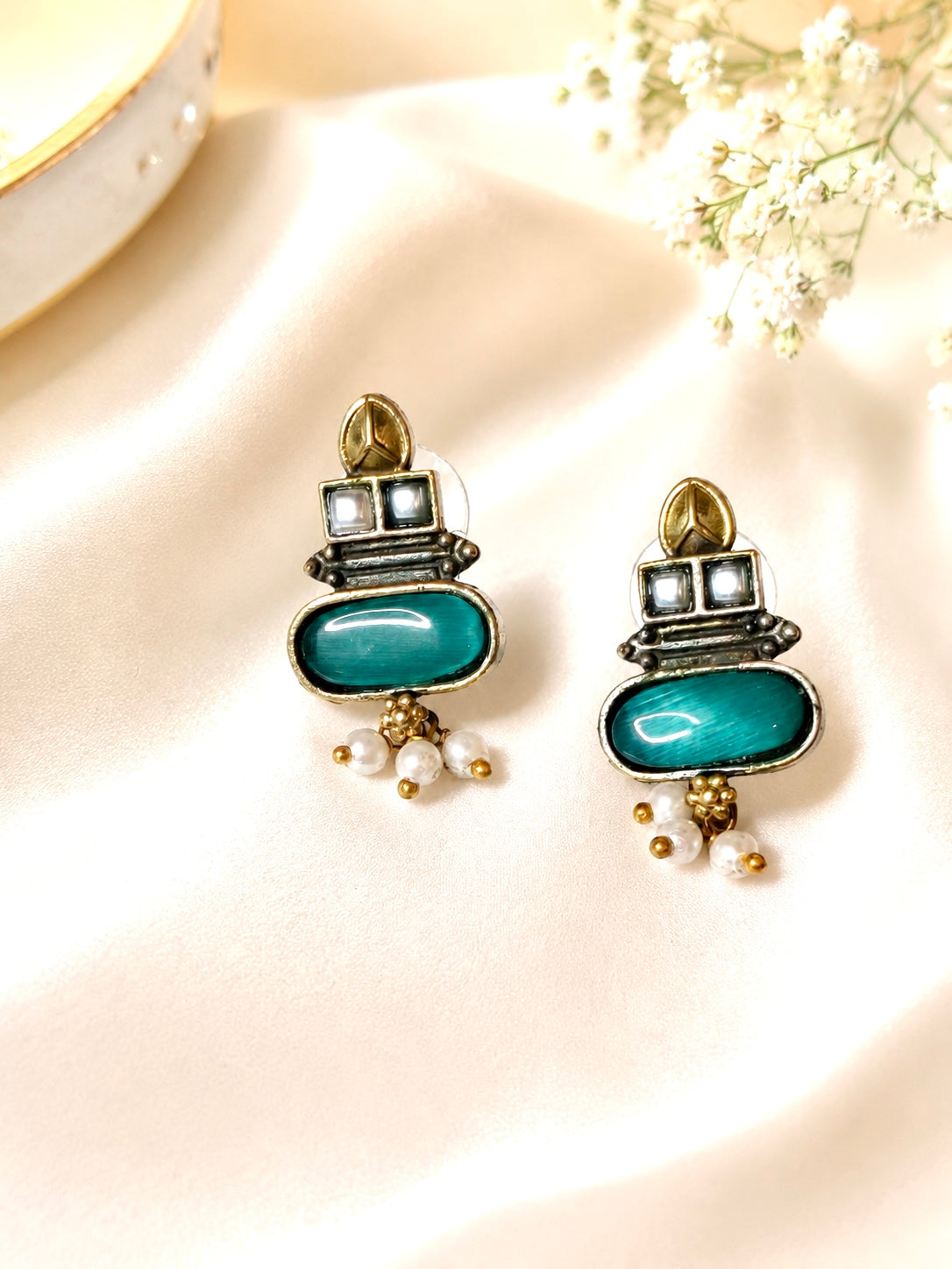 Vintage Oxidized Silver and Teal Cat-Eye Stud Earrings