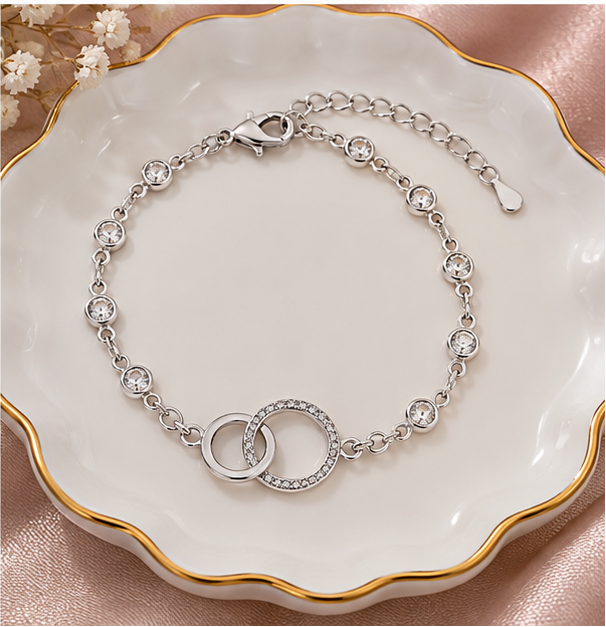 Interlocking Infinity Circle Link Bracelet