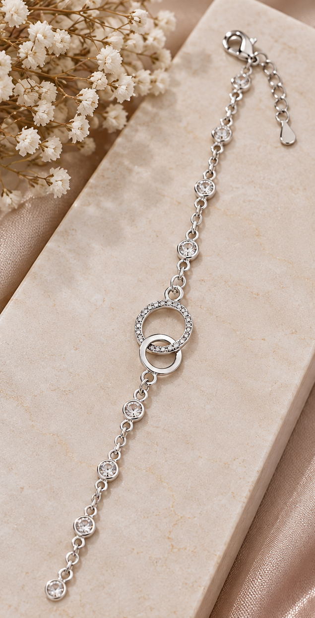 Interlocking Infinity Circle Link Bracelet