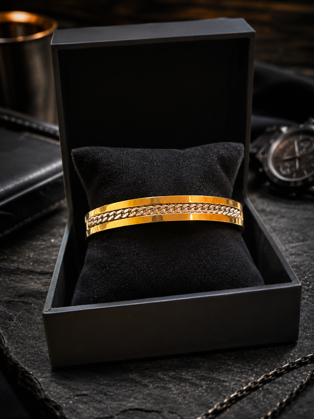 Luxurious yellow gold and tricolor curb chain men's bracelet