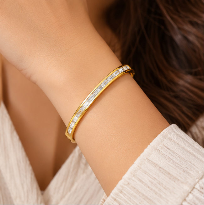 Elegant minimalist baguette bangle