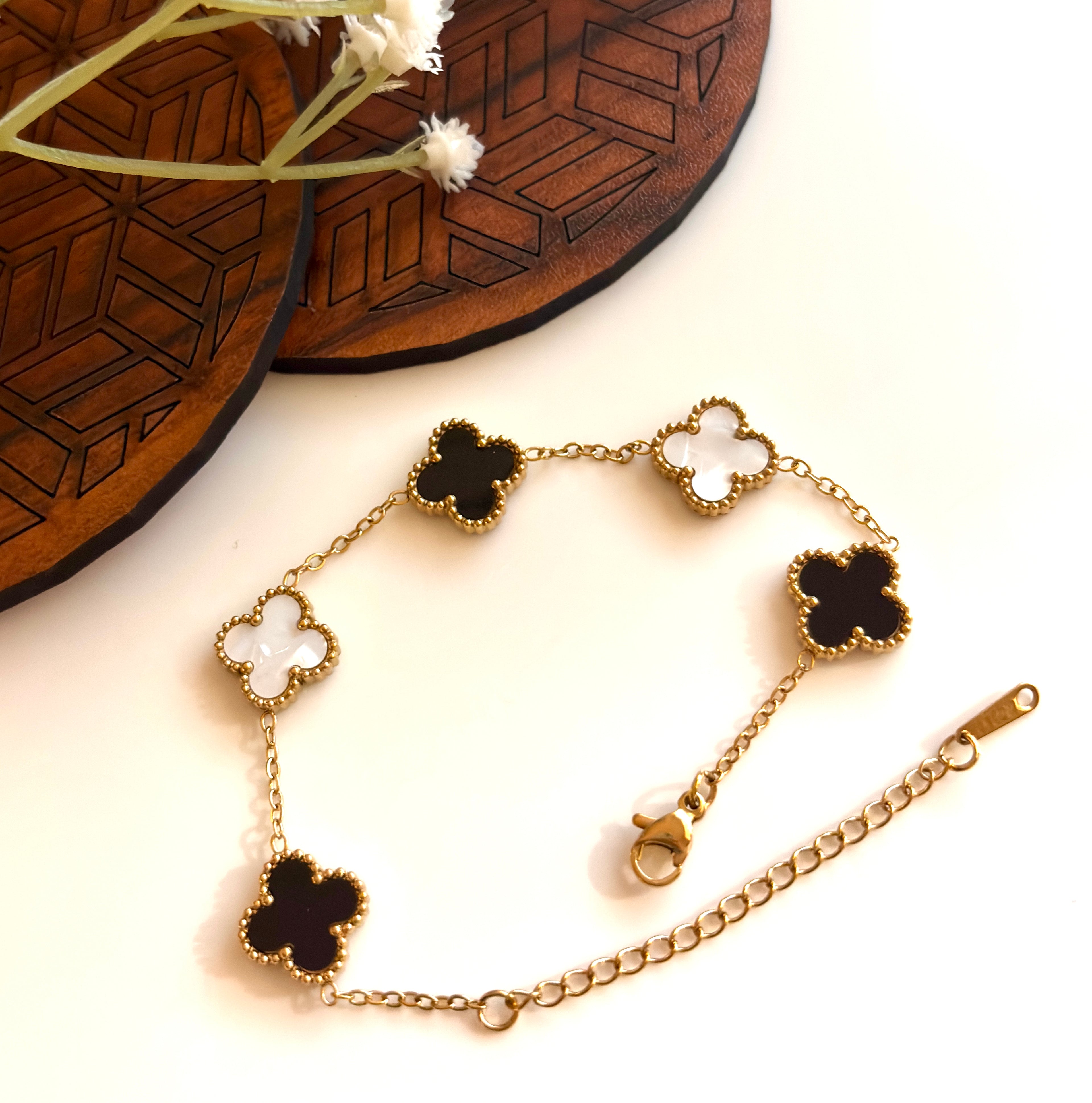 Black And White Clover Bracelet