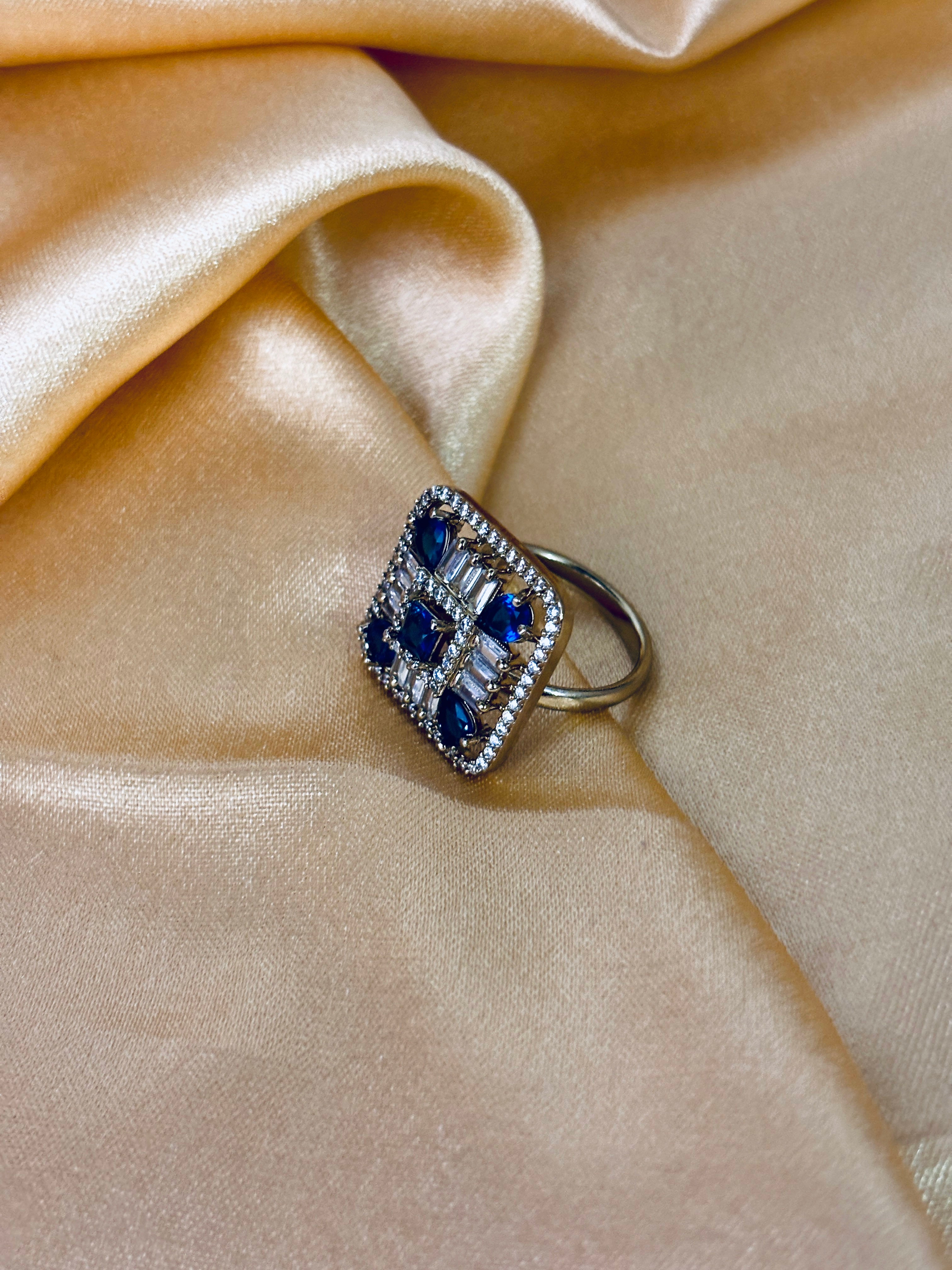 luxurious geometric cocktail ring