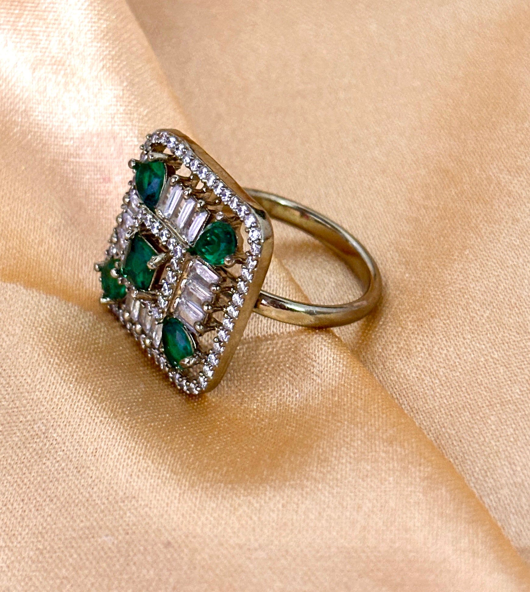 luxurious geometric cocktail ring