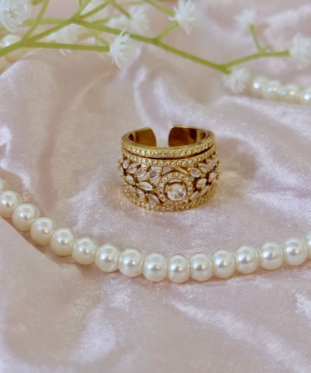 Majestic gold-plated band ring