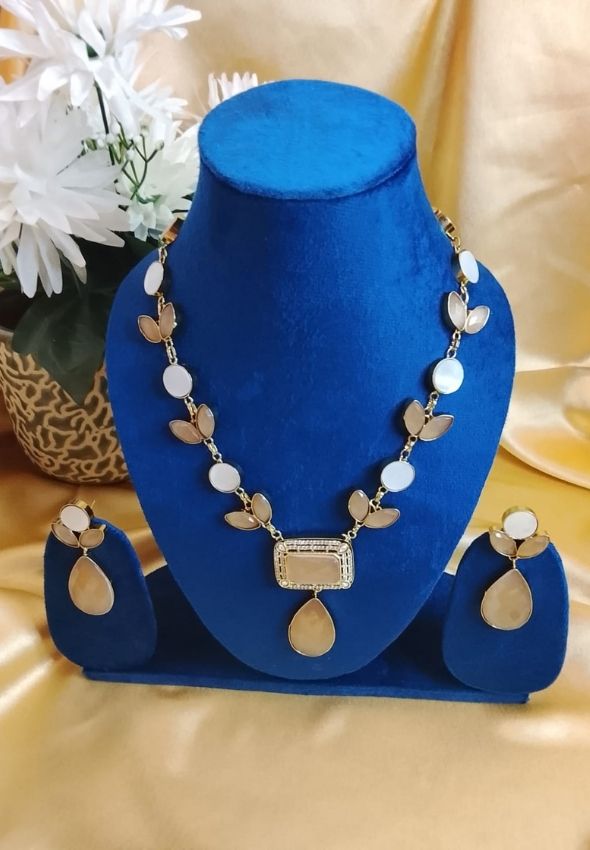 Emerald & Ivory Statement Necklace Set