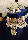 Pearl choker with Lion statement design