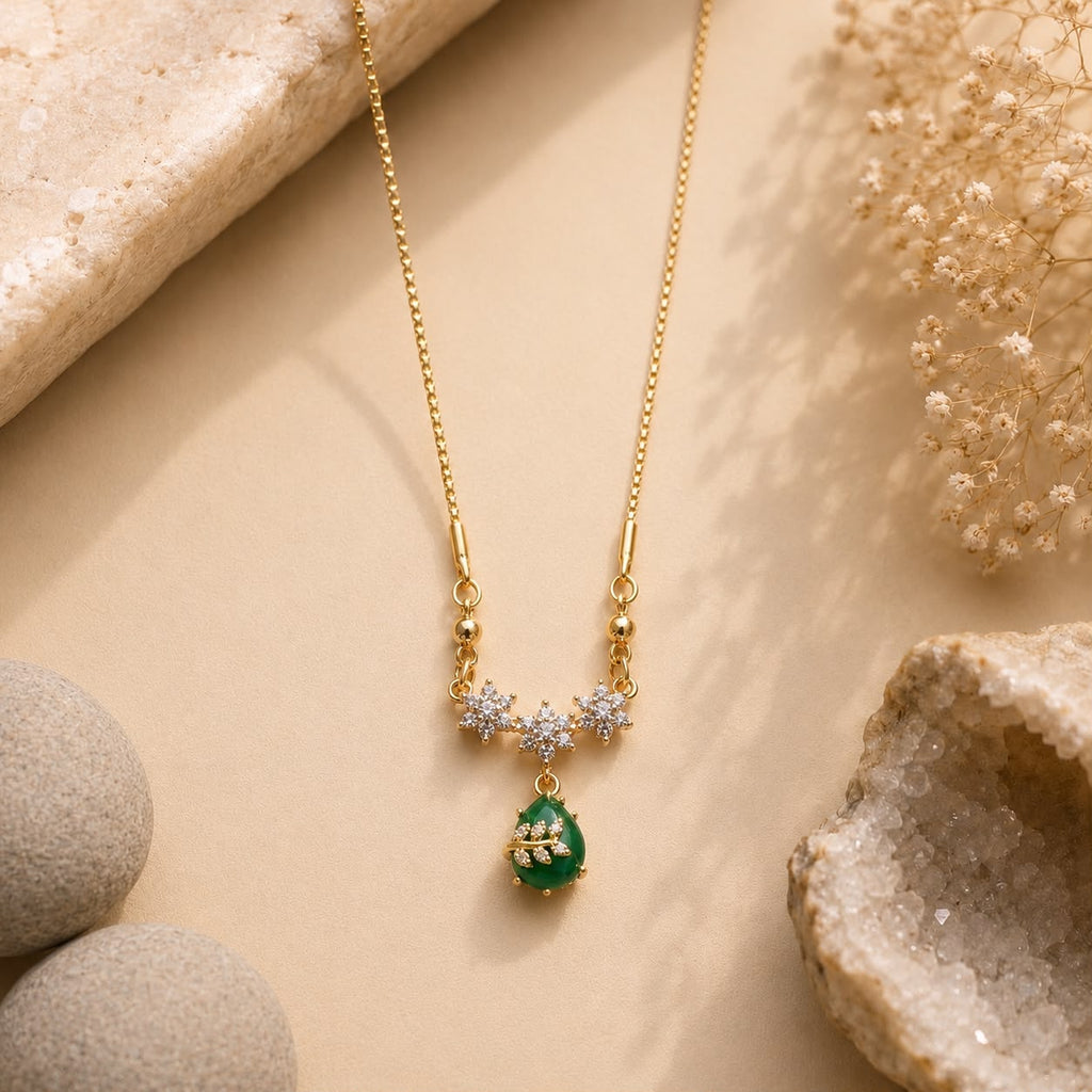 Elegant floral-themed gold short necklace