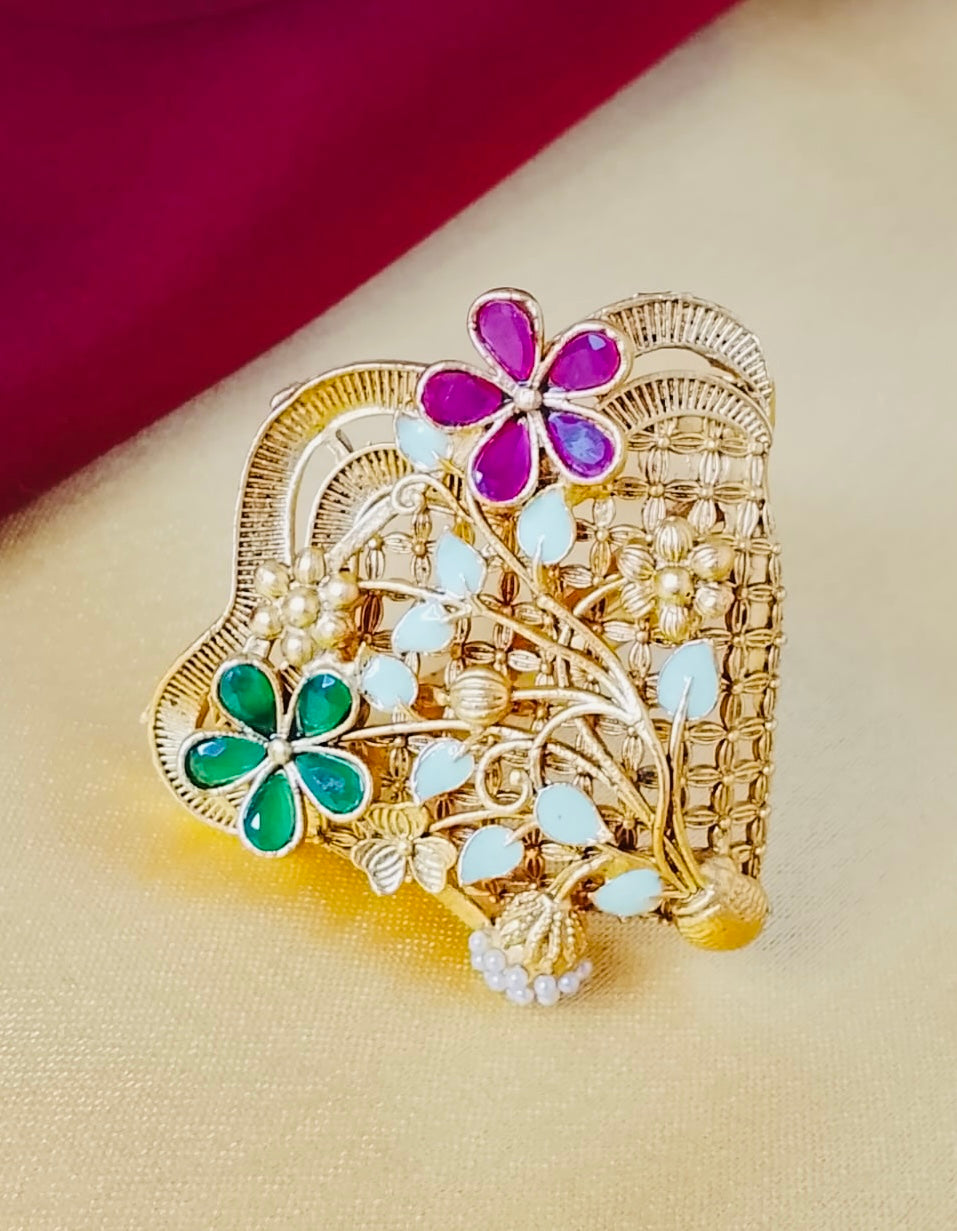 Antique gold-plated floral lattice cocktail ring