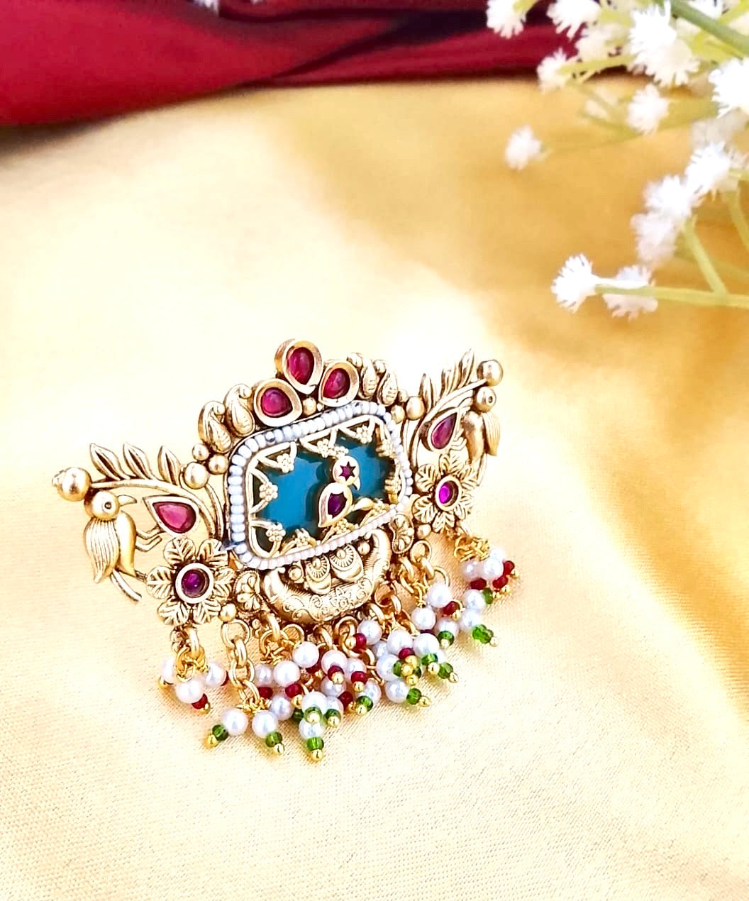 Antique gold-plated Rajwadi narrative cocktail ring