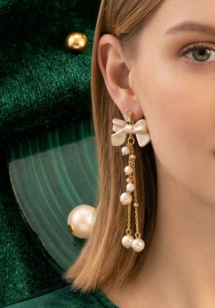 Charming Bow & Pearl Symmetry earrings
